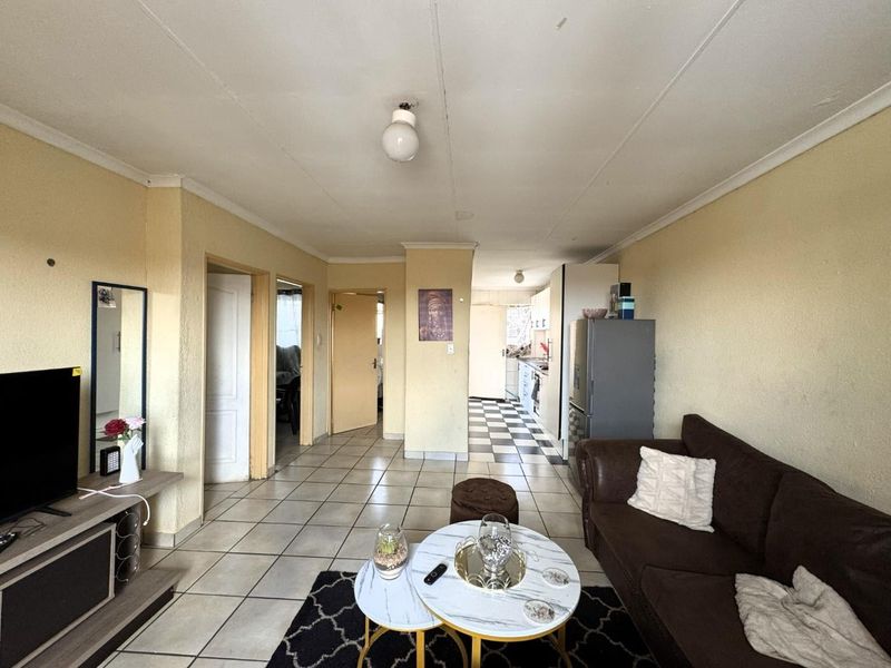 Spacious 2 Bedroom Town House For Sale In Birch Acres - Photo 8
