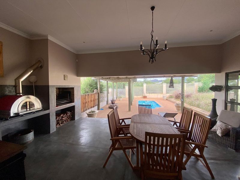 Spacious House for 1 big Family or even 2 Families - Photo 2