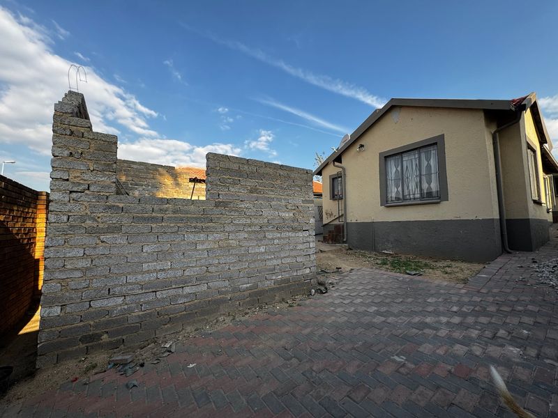 Great Investment Opportunity in Klipfontein View, Midrand - Photo 2