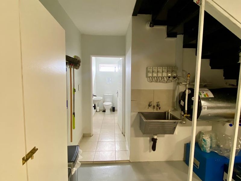  FOR SALE | NEWLY RENOVATED WAREHOUSE  - Photo 5