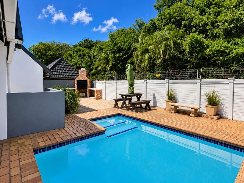 Move-In Ready Luxury Simplex - Secure, Stylish and Perfectly Designed for Easy Living - Photo 2