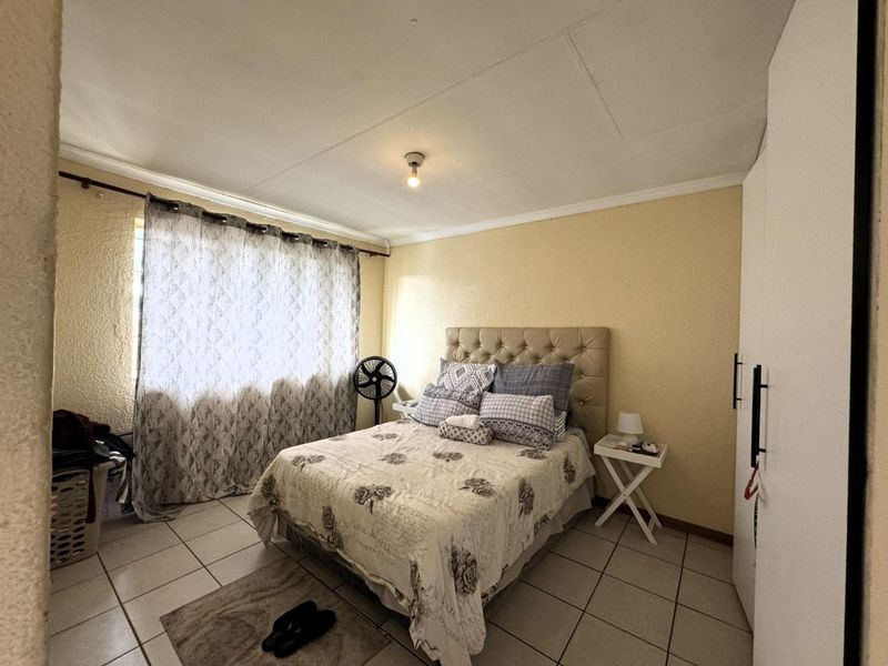 Spacious 2 Bedroom Town House For Sale In Birch Acres - Photo 9