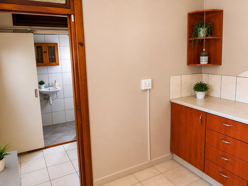 SPACIOUS 3 BEDROOM FAMILY HOME WITH GRANNY FLAT IN OBSERVATION HILL - Photo 9