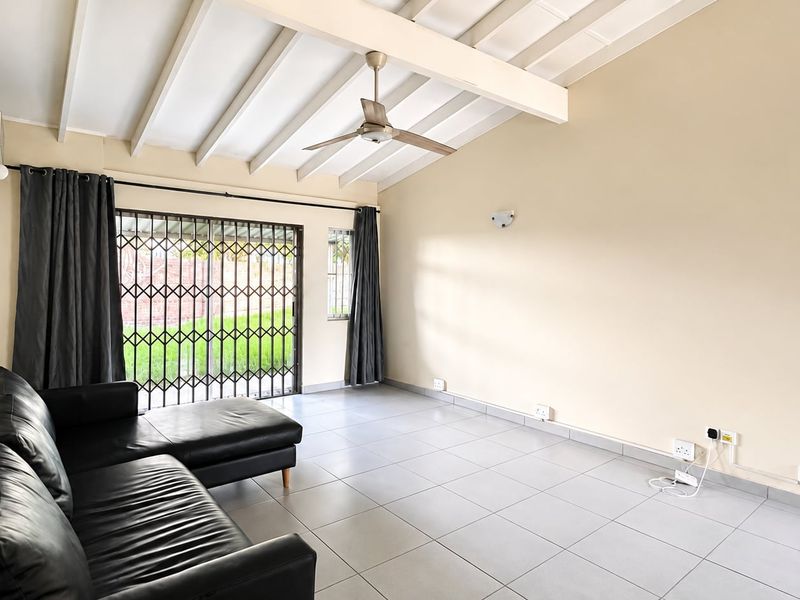Charming Pet Friendly Townhouse in the Heart of Meer en See! - Photo 6