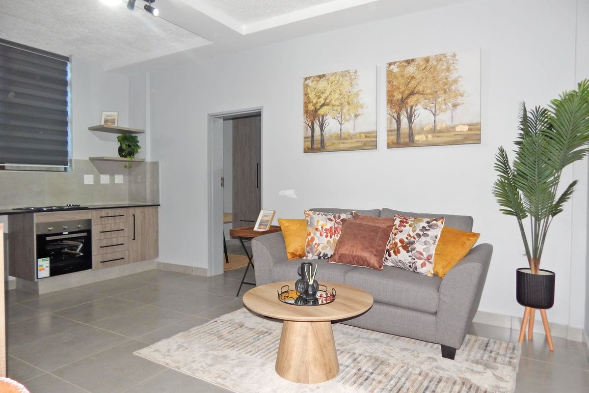 One-bedroom unit available. - Photo 2