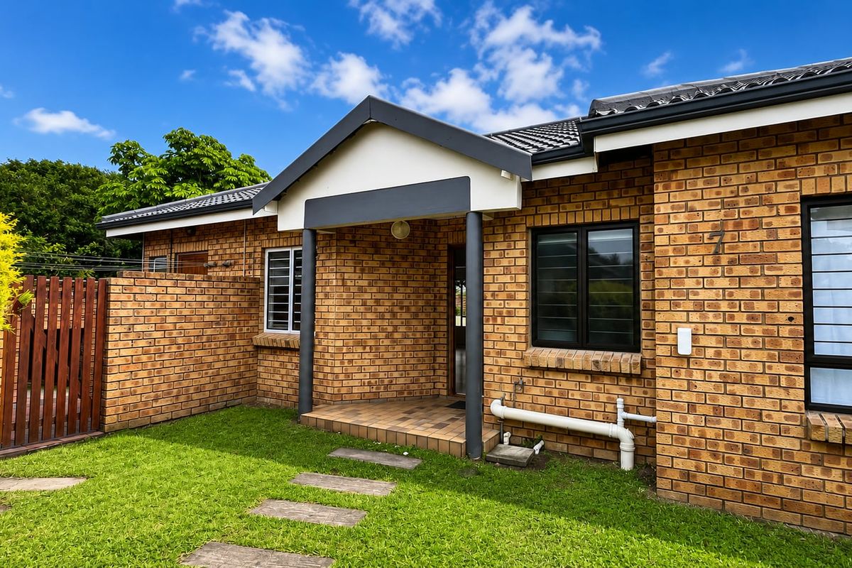 Stylish Single-Level Living with Pool in Sought-After Meer en See - Photo 4
