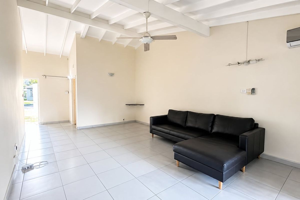 Charming Pet Friendly Townhouse in the Heart of Meer en See! - Photo 5