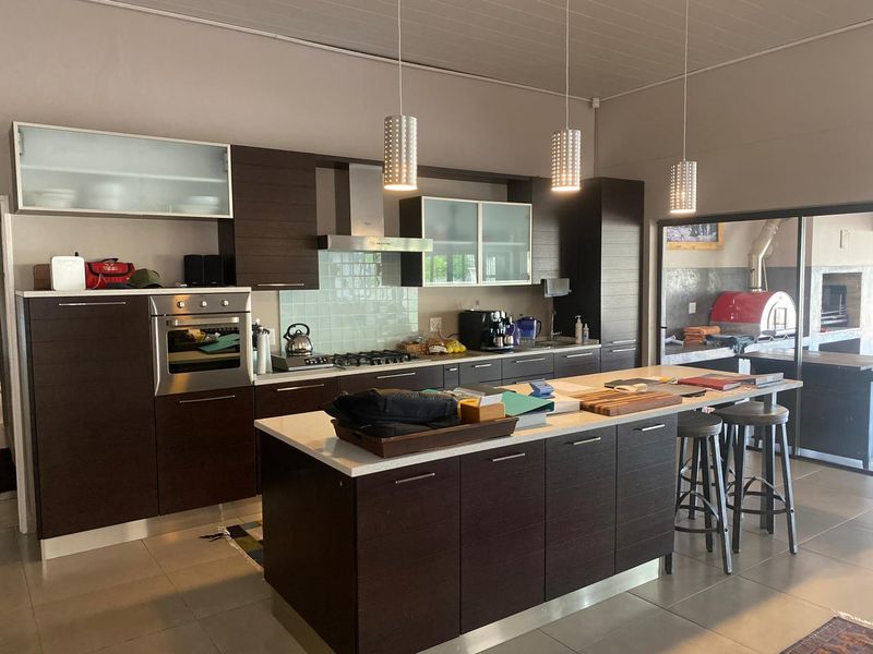 Spacious House for 1 big Family or even 2 Families - Photo 9