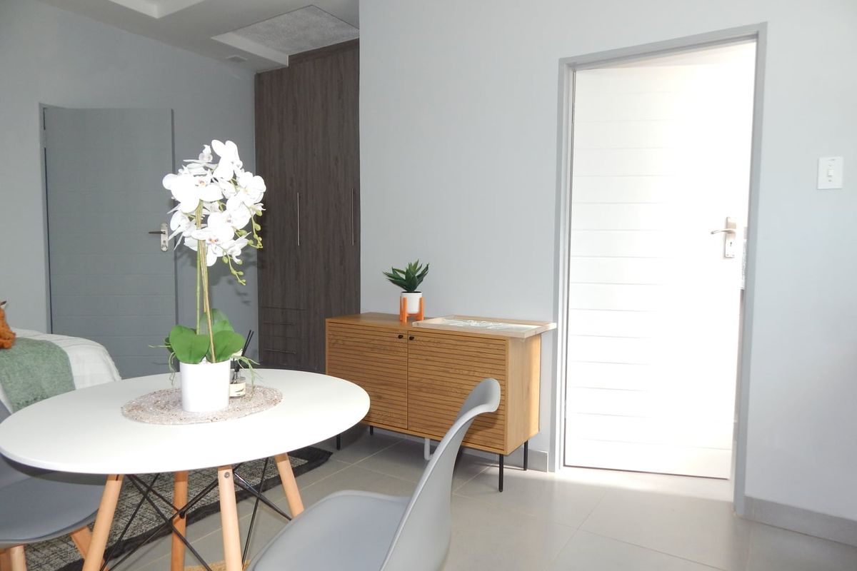 Batchelor Unit For Rent - Photo 4