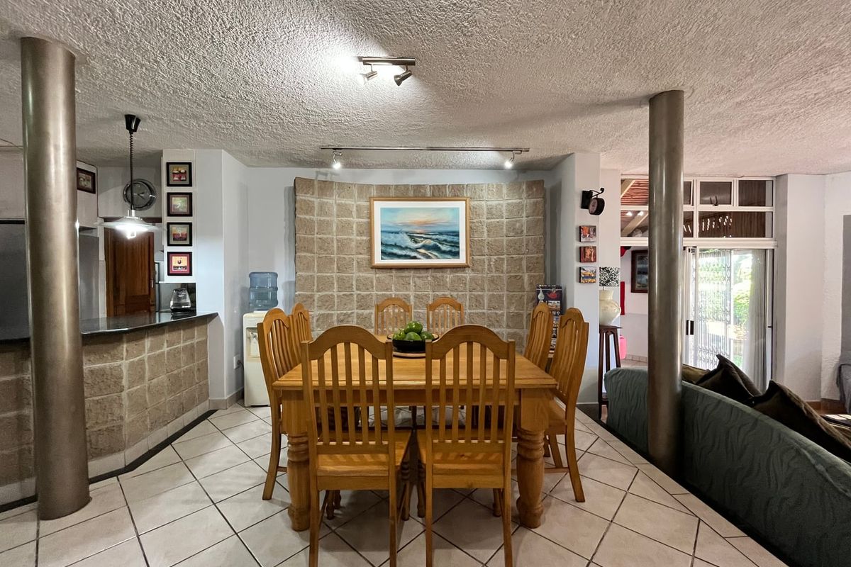 Exclusive Lakeside Luxury in Sought-After Crystal Cove Complex - Photo 5