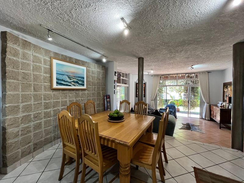 Exclusive Lakeside Luxury in Sought-After Crystal Cove Complex - Photo 4