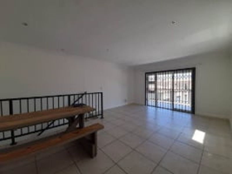 Modern 3 Bedroom Duplex Townhouse for Rent in Brackenfell South - Photo 2