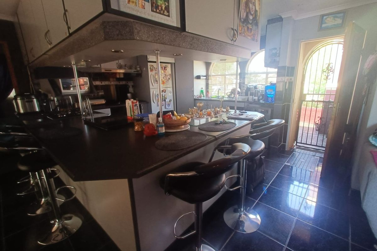 House For Sale in Heuweloord - Photo 3