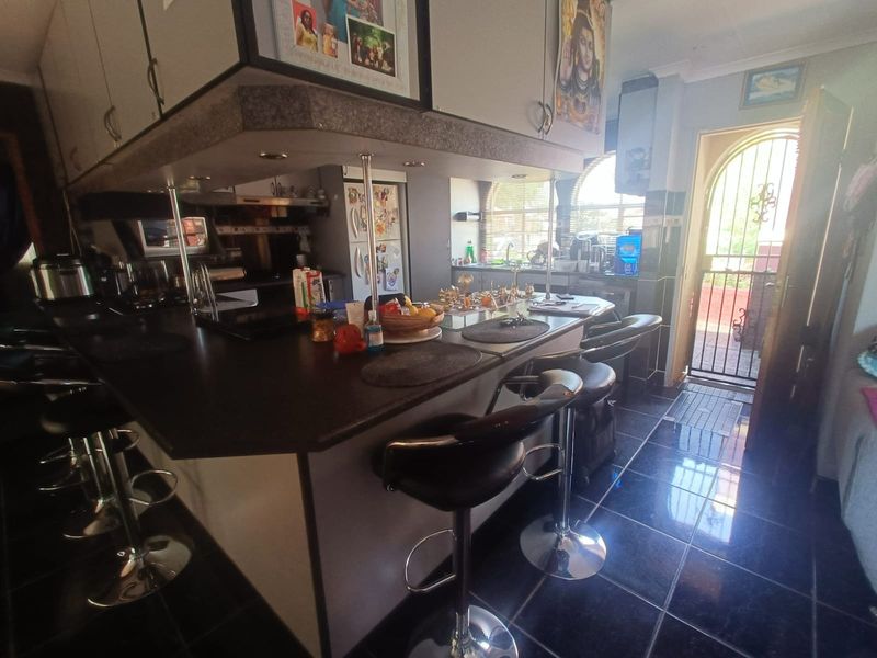 House For Sale in Heuweloord - Photo 3