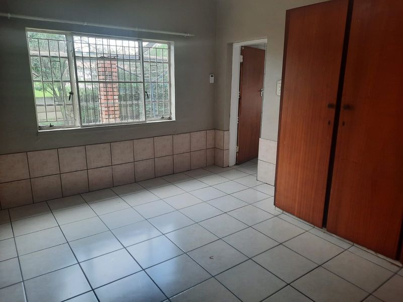 House For Sale in Ermelo Central - Photo 2