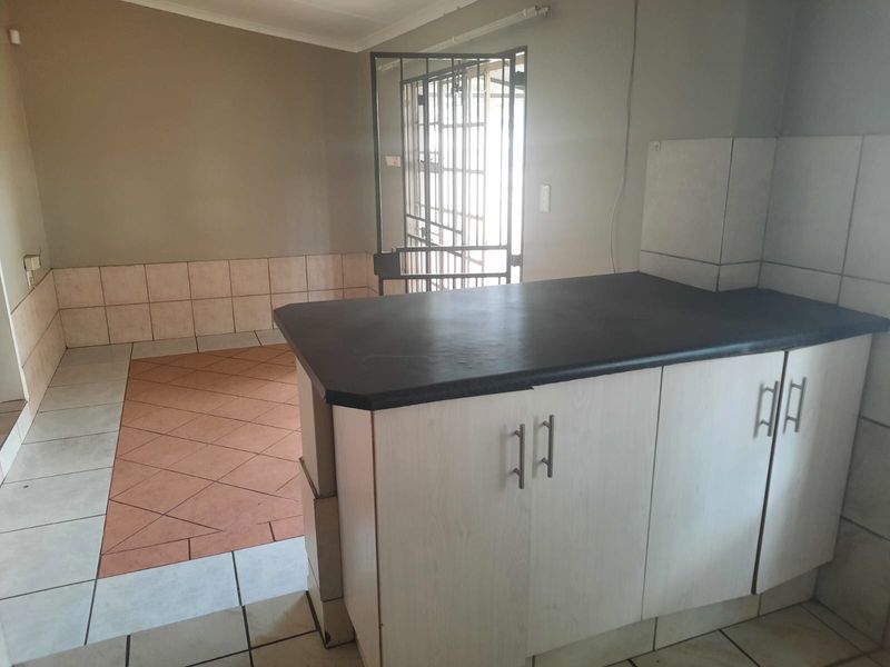 House For Sale in Ermelo Central - Photo 4