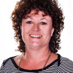 Elaine Carstens