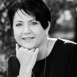 Elaine Bruyns