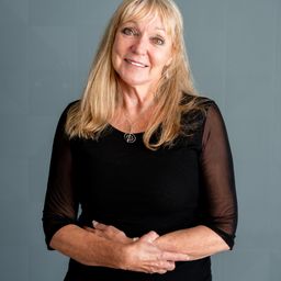 Lesley East