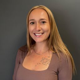 Kelli Dippenaar