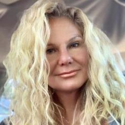 Debbra-Lyn van Niekerk