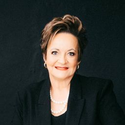 Fienie McCallum