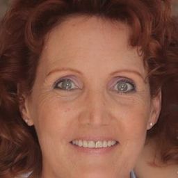 Lindy Behr