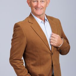 Simon Lee