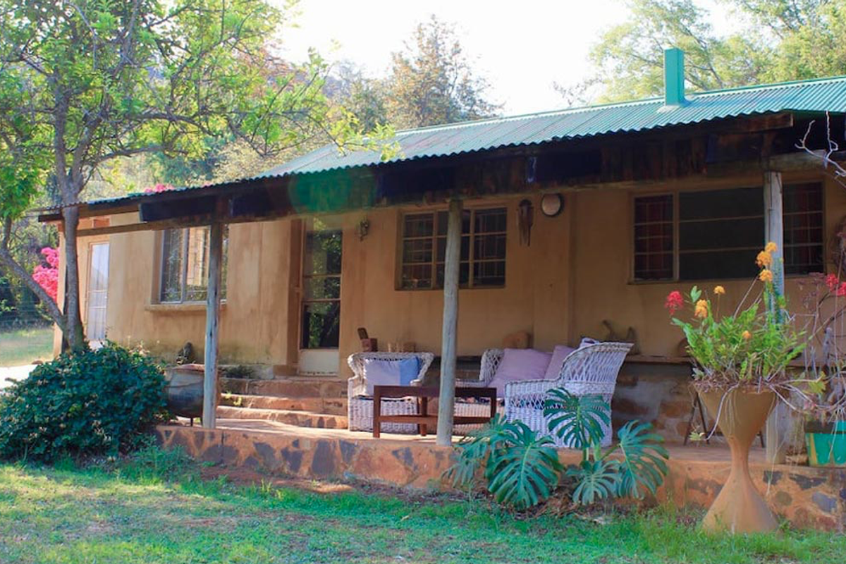 Khaya Mandevu – Quirky Historic Farmhouse Retreat in Schoemanskloof - Photo 3