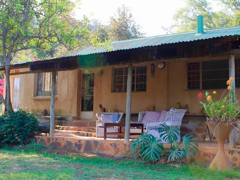 Khaya Mandevu – Quirky Historic Farmhouse Retreat in Schoemanskloof - Photo 3