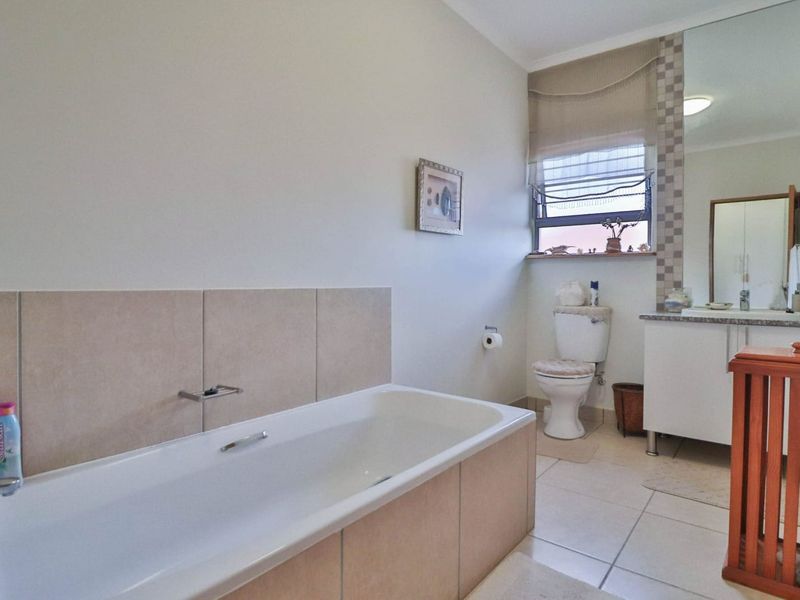 Exceptional Value Home in Bateleur Lifestyle Estate – Lowveld Living at Its Best - Photo 9