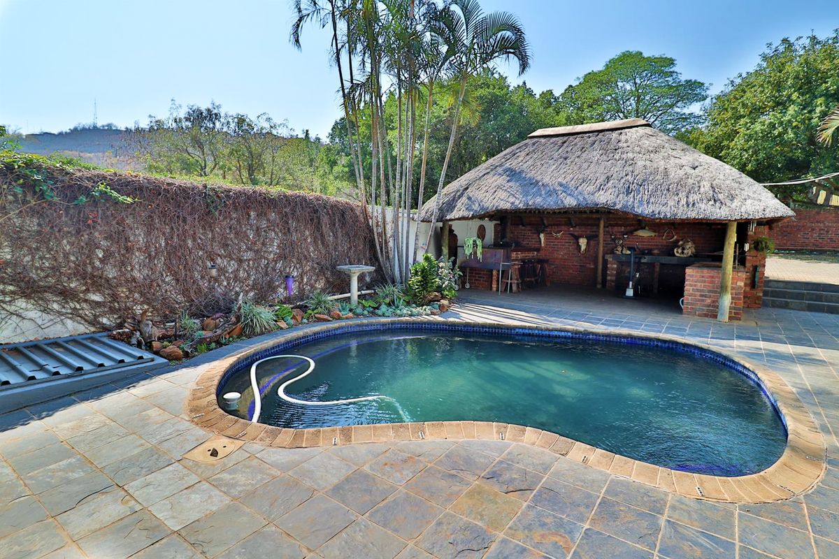 Prestigious Family Home in Outstanding Location - Photo 2