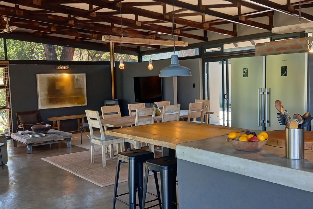 Exclusive 85ha Conservancy Retreat with Modern Elegance in the Lowveld - Photo 3