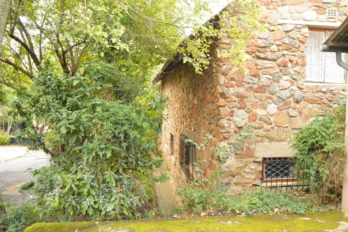 Historical Family Home - Photo 2