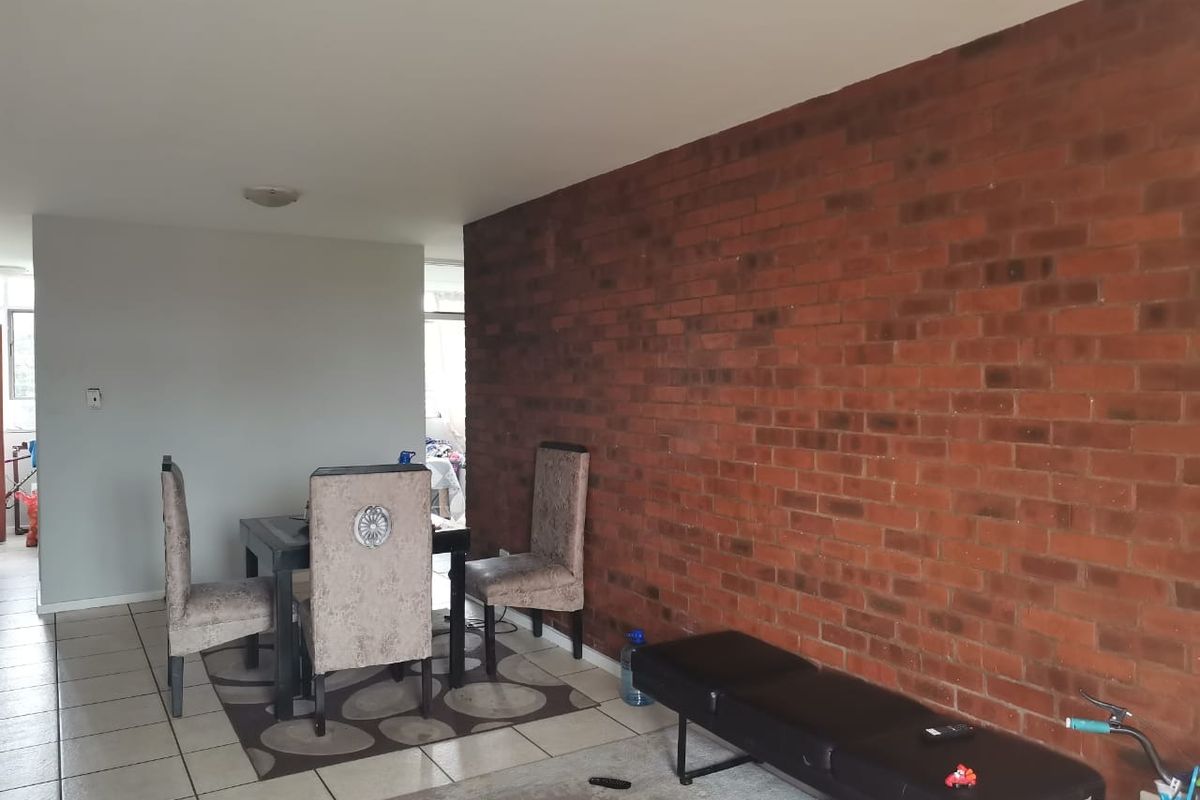 Calling all investor's, or 1st time home buyers! - Photo 4