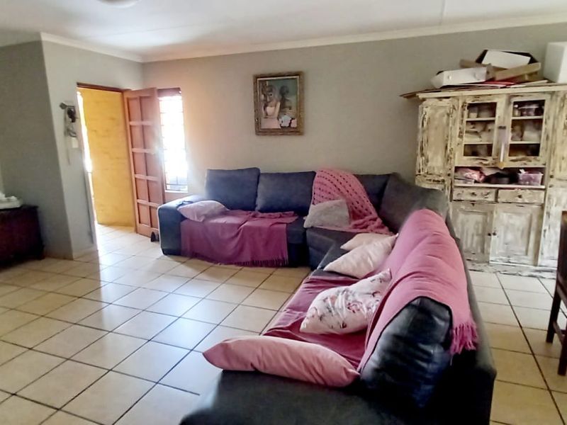 House For Sale In Pretoria - Photo 9