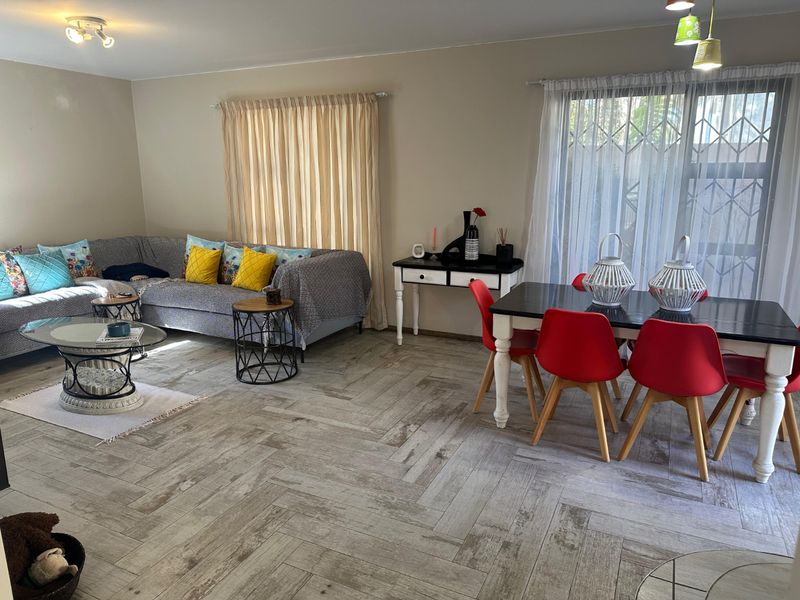 LOCK-UP-AND-GO PERFECTION IN EDENVALE CENTRAL! - Photo 3