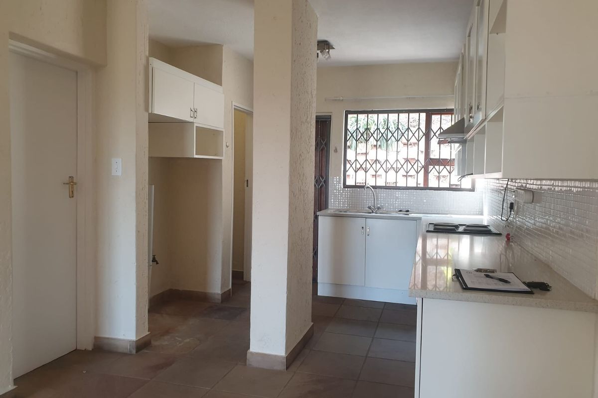 Townhouse Rental Monthly In Pretoria - Photo 3