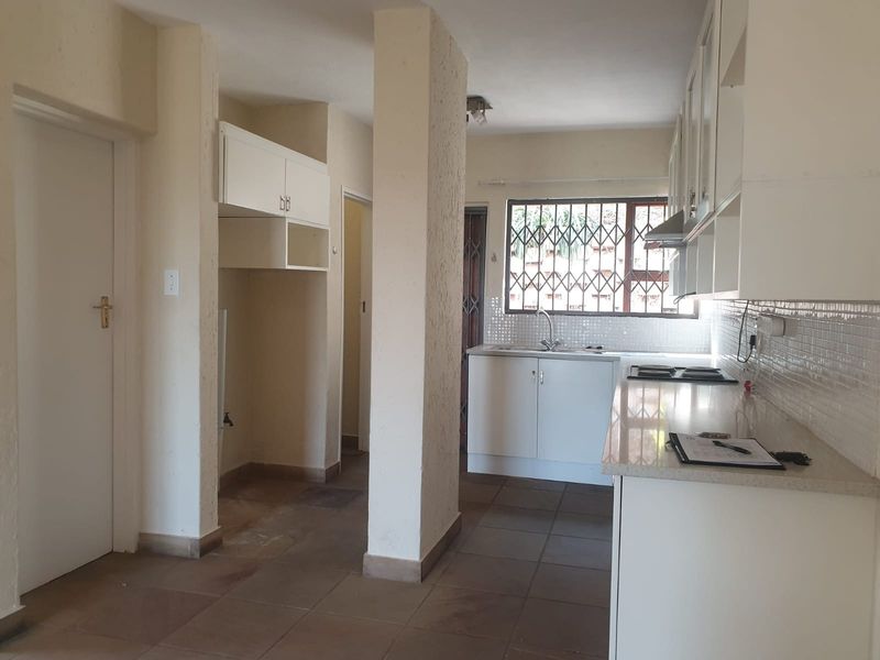 Townhouse Rental Monthly In Pretoria - Photo 3