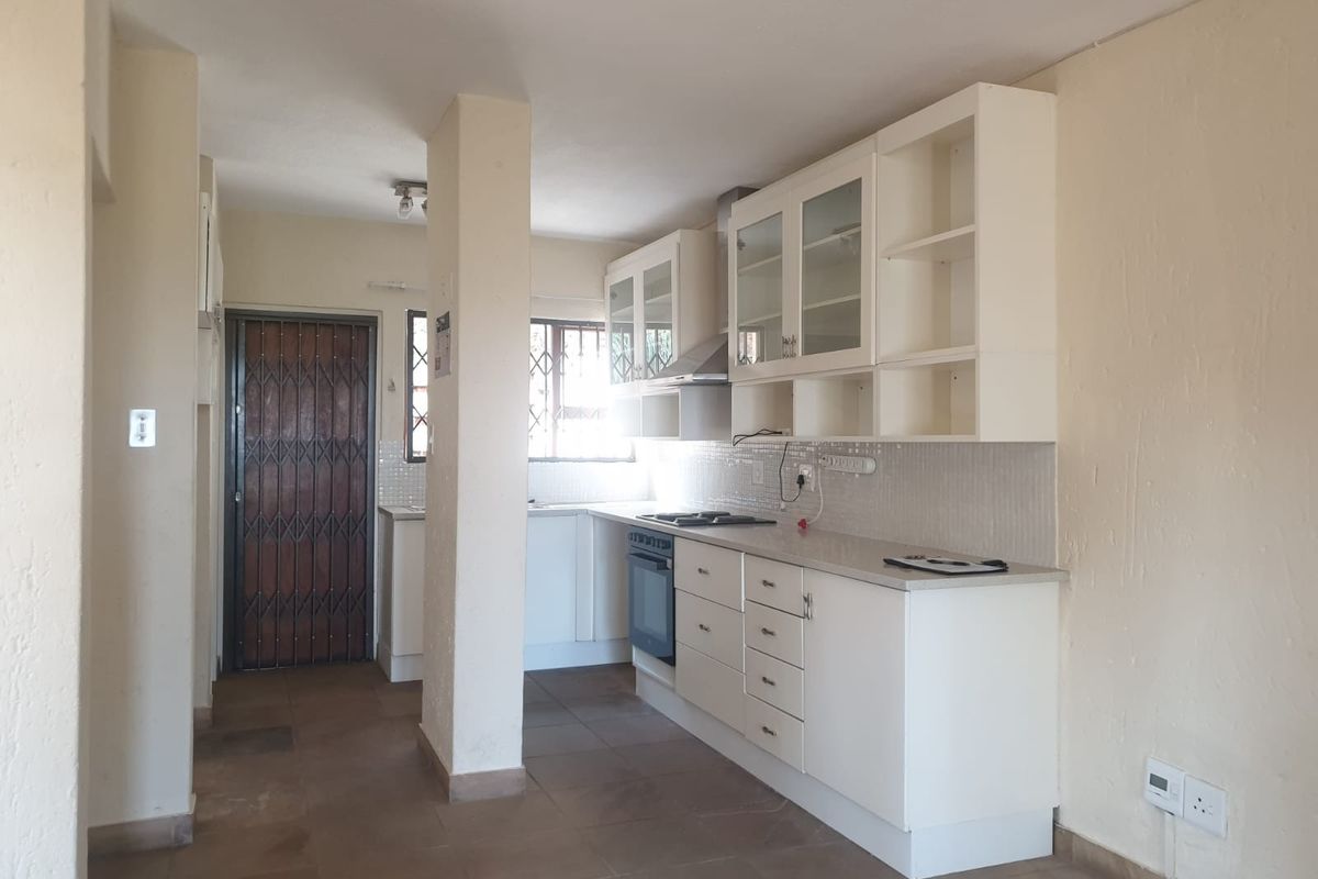 Townhouse Rental Monthly In Pretoria - Photo 2