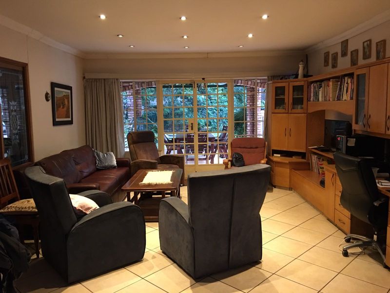 'Plot In Heatherdale for Sale’
Price R3 547 000 - Photo 7