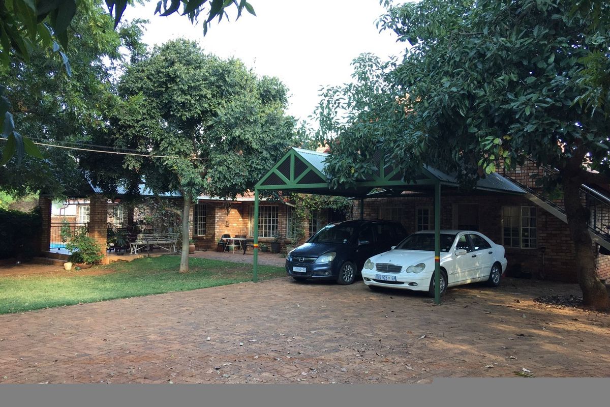 'Plot In Heatherdale for Sale’
Price R3 547 000 - Photo 2