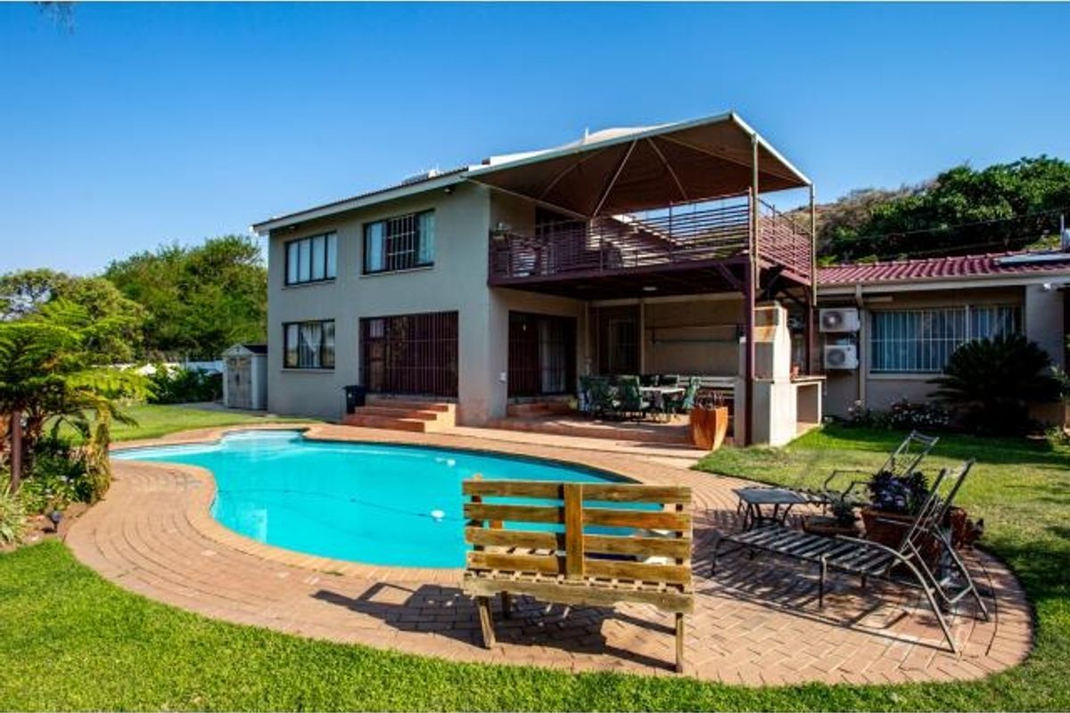 House For Sale in Florauna - Photo 2