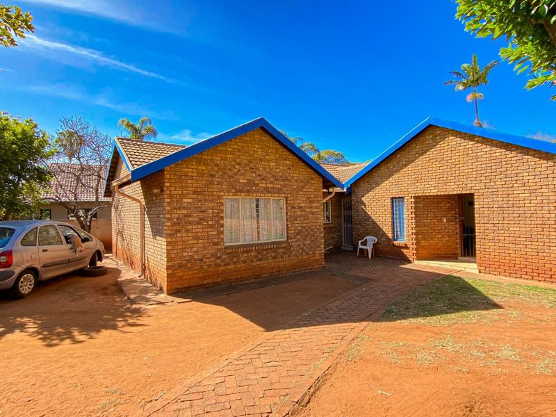 House For Sale In Pretoria - Photo 3