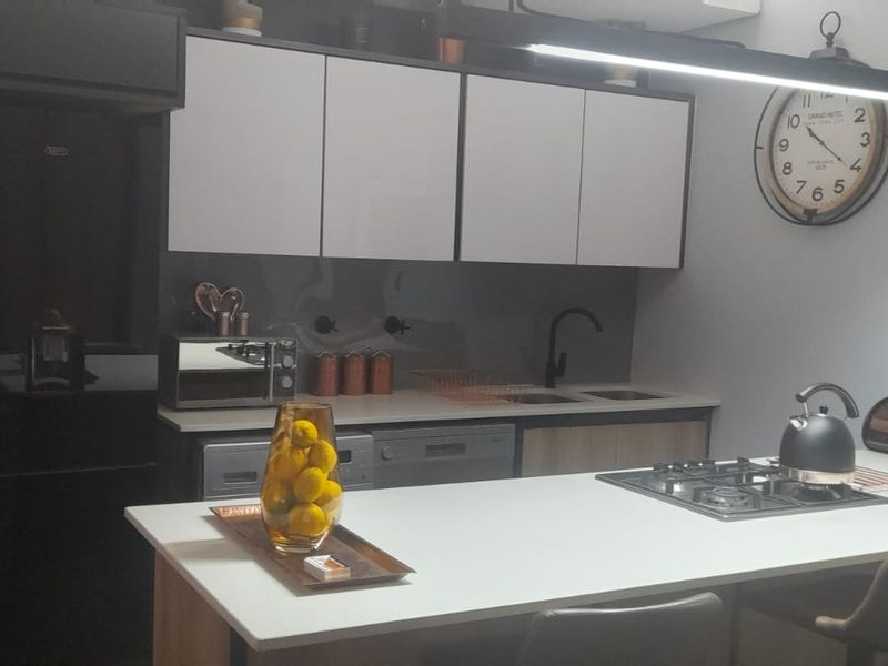 MODERN AND NEW UPMARKET DEVELOPMENT IN MENLO PARK - Photo 3