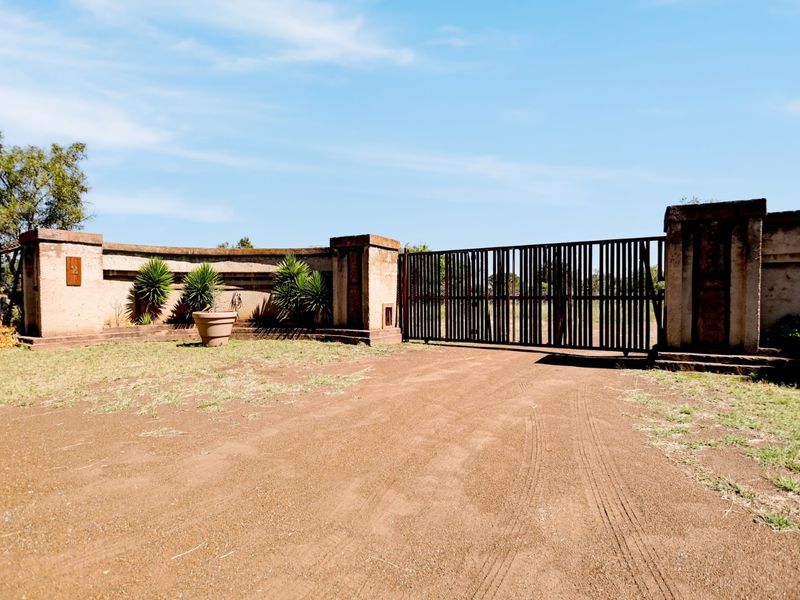 House For Sale In Pretoria - Photo 3