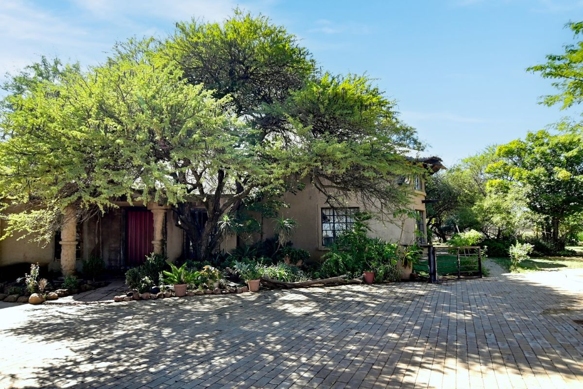 House For Sale In Pretoria - Photo 2