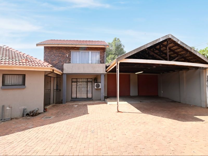 House for Sale in Amandasig - Photo 2