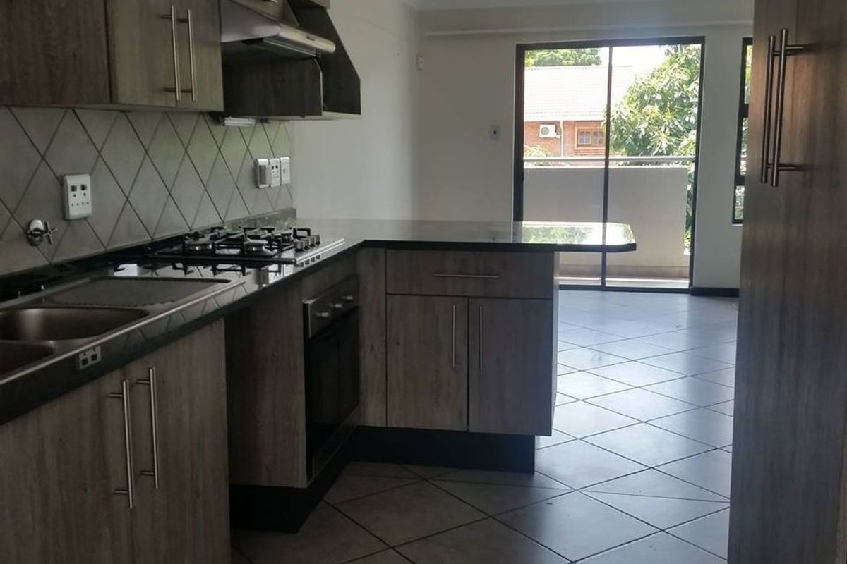 MODERN AND WELL MAINTAINED APARTMENT IN HATFIELD - Photo 4