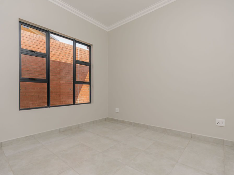 BUSHWILLOW. BRAND NEW MODERN FAMILY SIMPLEX IN SIX FOUNTAINS - Photo 6